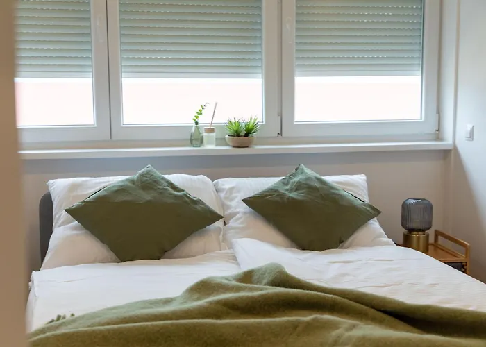 Large Apartments - Great For Groups - With Balcony Or Terrace