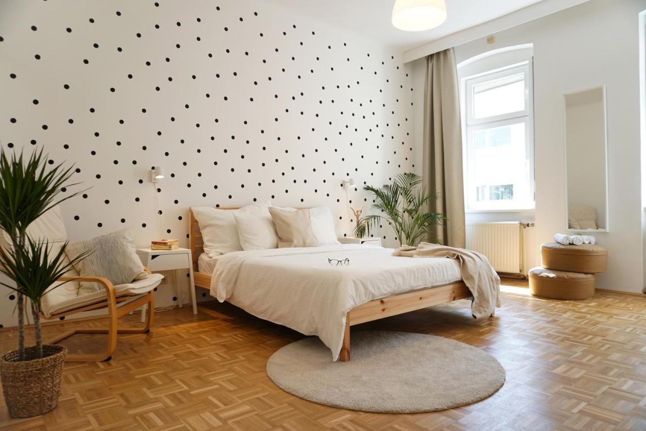 Large - Great For Groups - With Balcony Or Terrace Apartment *