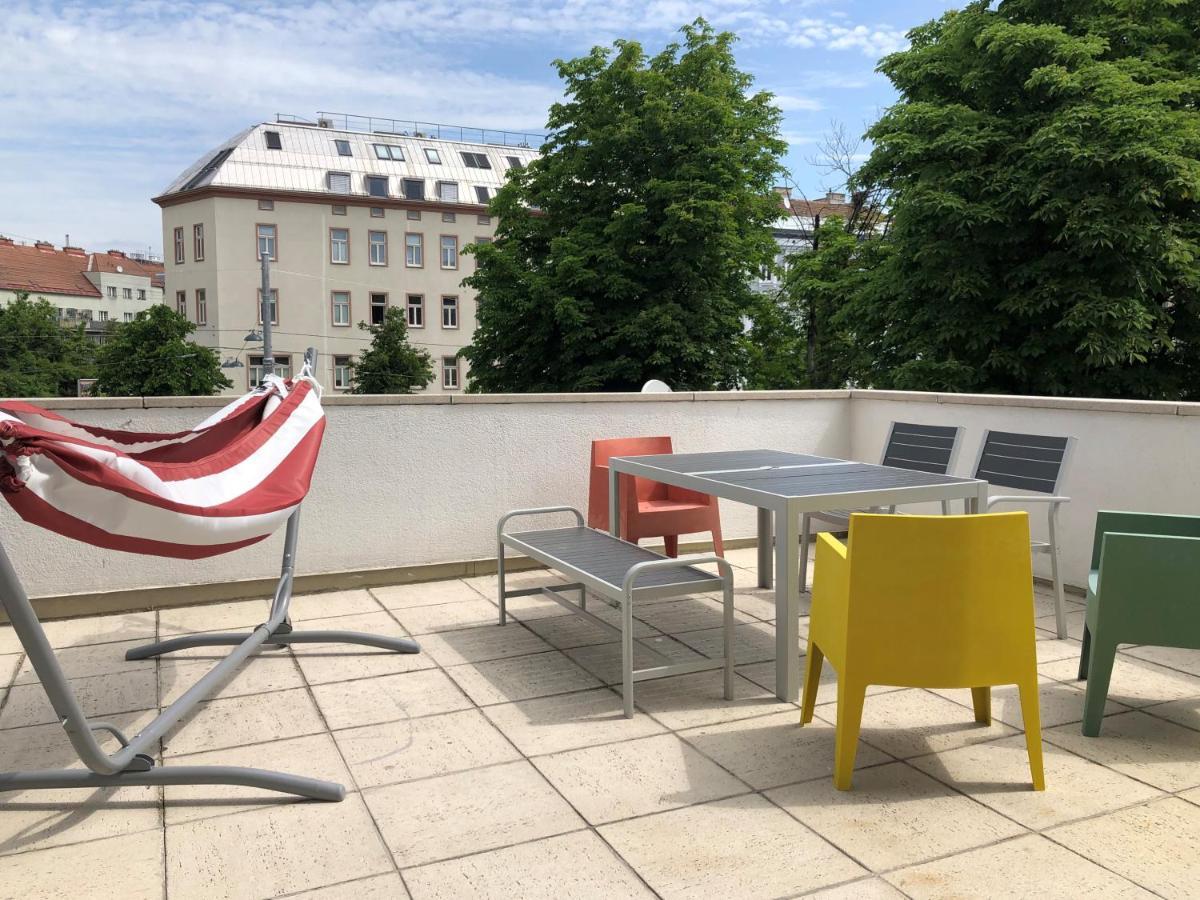 Large - Great For Groups - With Balcony Or Terrace