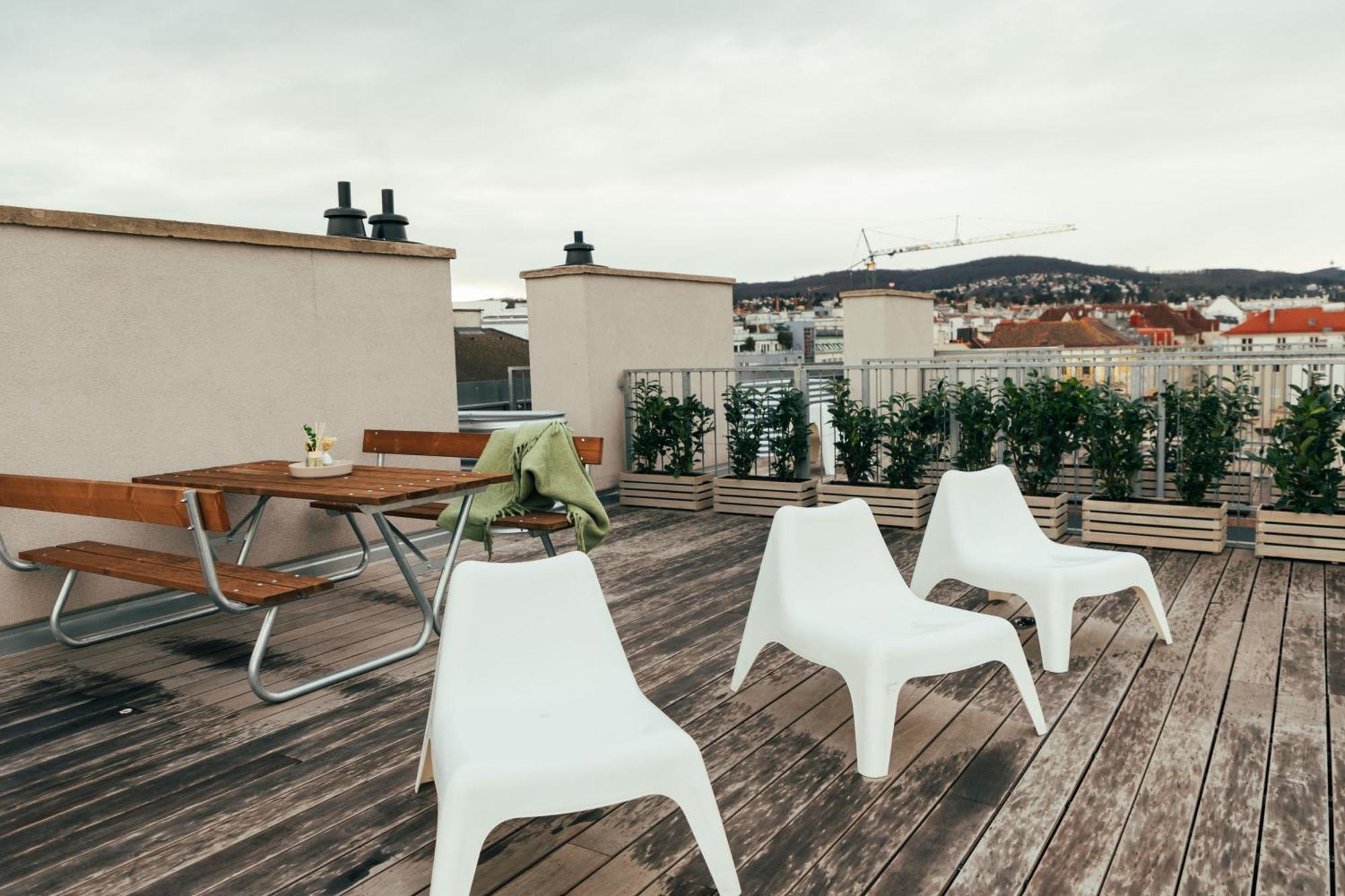 Apartment Large - Great For Groups - With Balcony Or Terrace