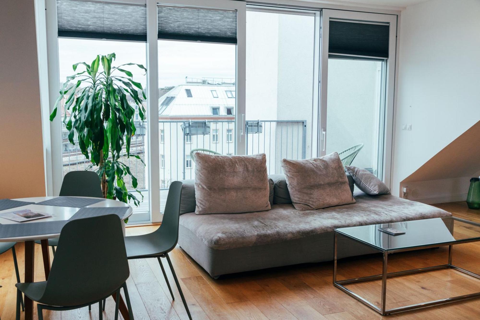 Large - Great For Groups - With Balcony Or Terrace *